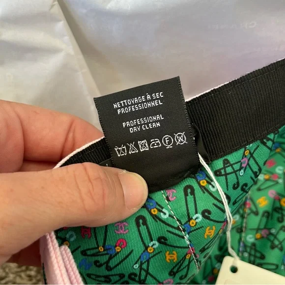 ❌SOLD❌ CHANEL 24A Light Pink & Black CC Logo baseball cap hat NEW with TAGS - Picture 11 of 12